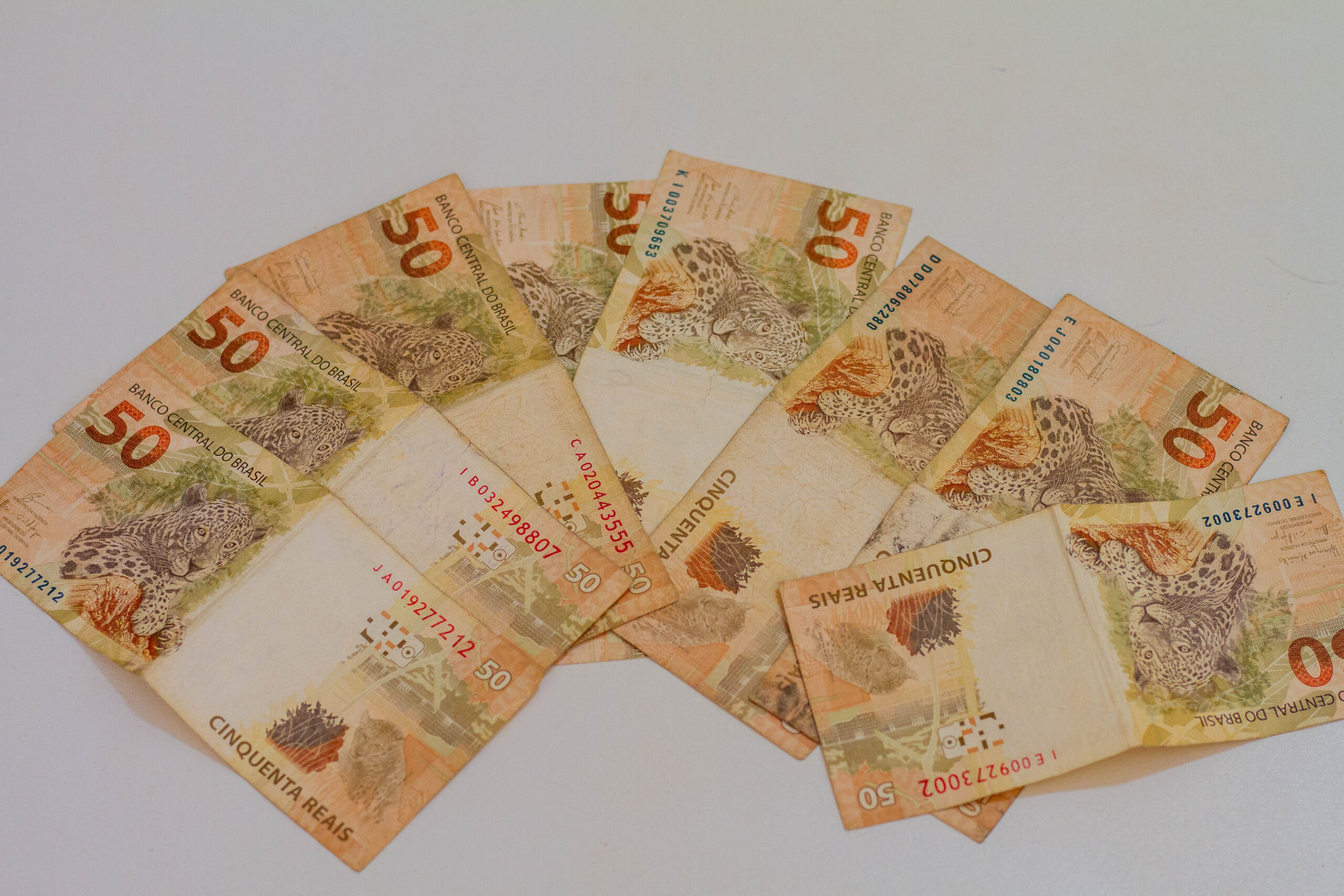 Atenção, idoso! Se você trabalhou durante este período, fique atento ao saque!