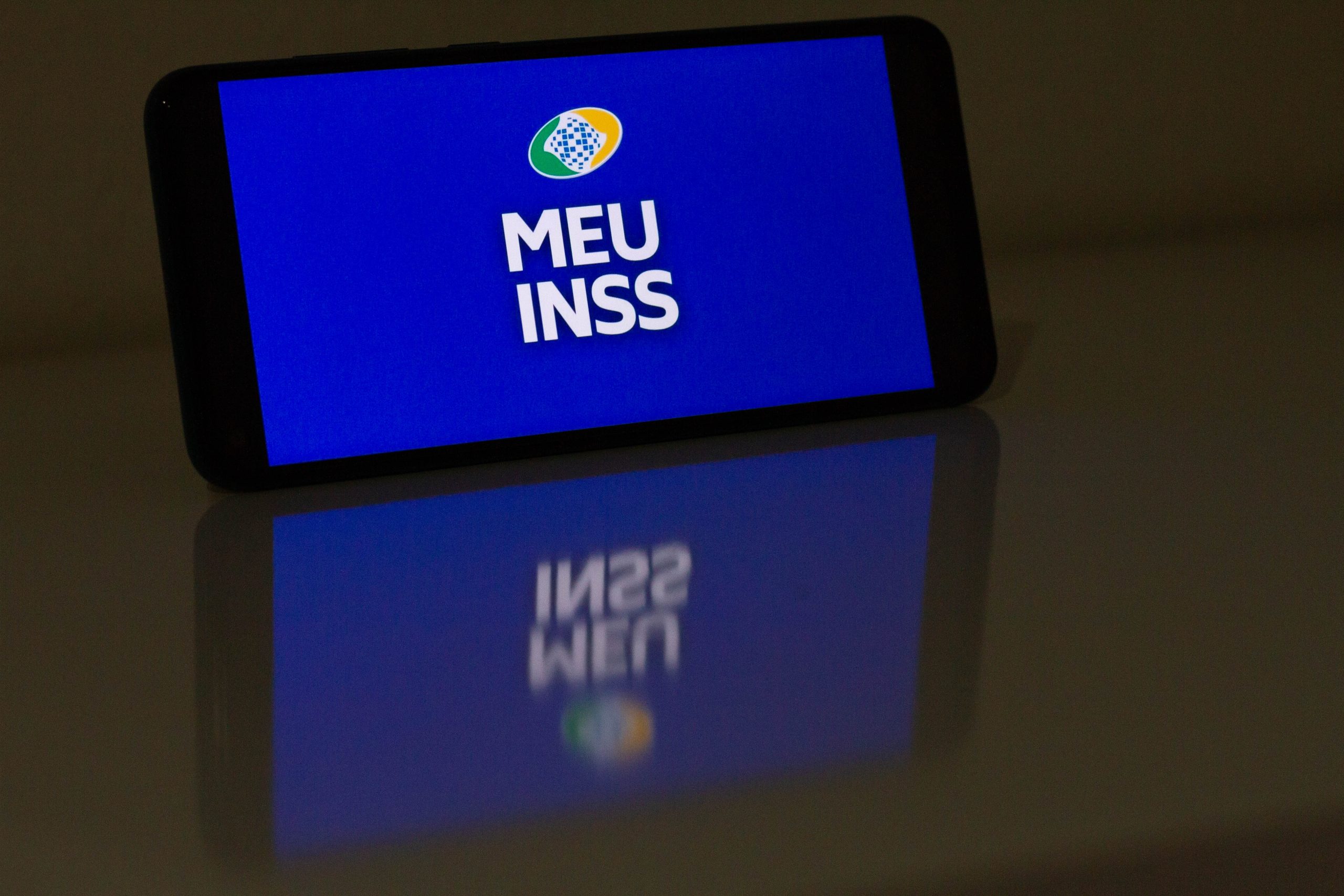 Governo anuncia REDUÇÃO dos JUROS para estes beneficiários do INSS; veja