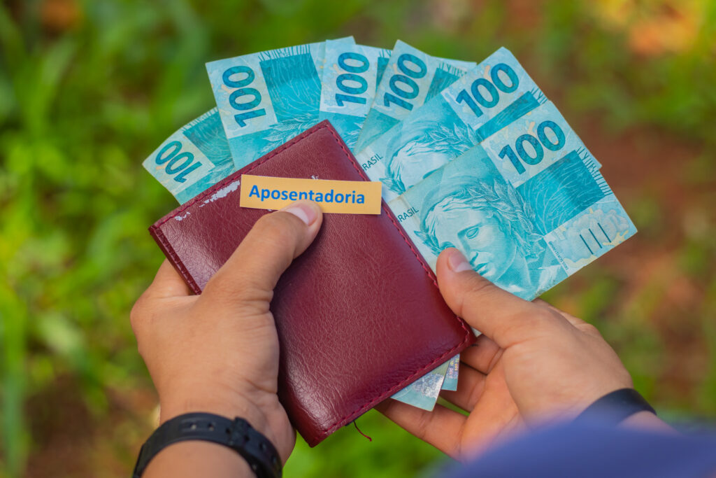 Estes beneficiários do INSS podem pedir consigo com taxas de juros REDUZIDAS; confira a lista