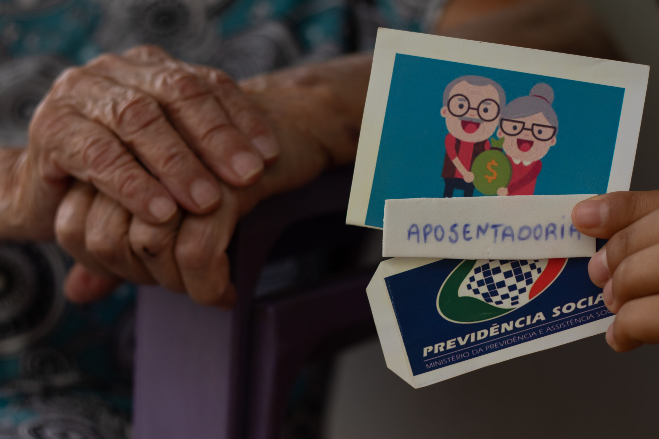 A aposentadoria deve receber reajustes nos valores no próximo ano. Confira.