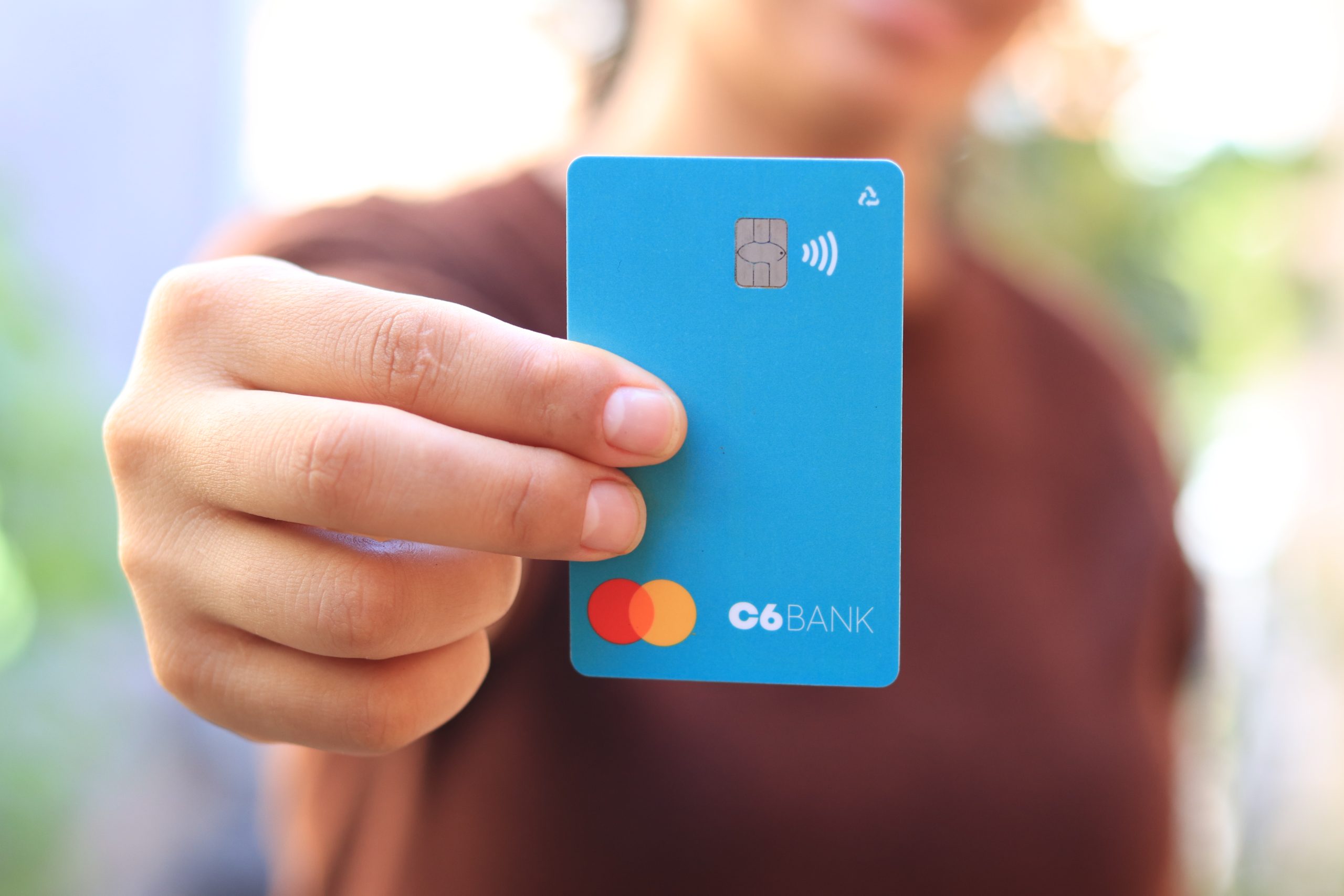 Incrível! Este banco PAGA para correntistas que usam o cartão de crédito; veja como participar