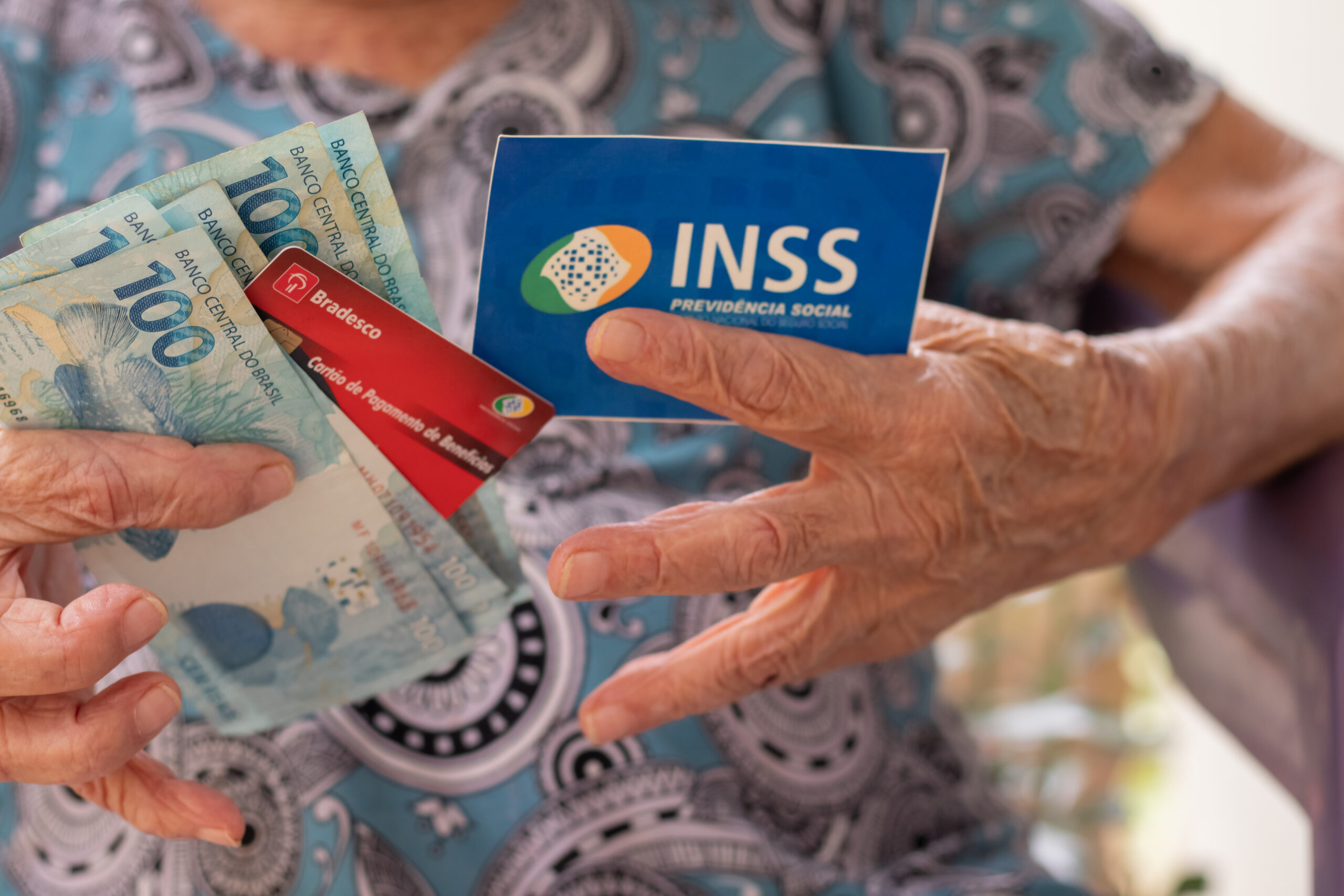 Você já pensou em qual regime previdenciário poderia ser mais vantajoso para você? Confira!