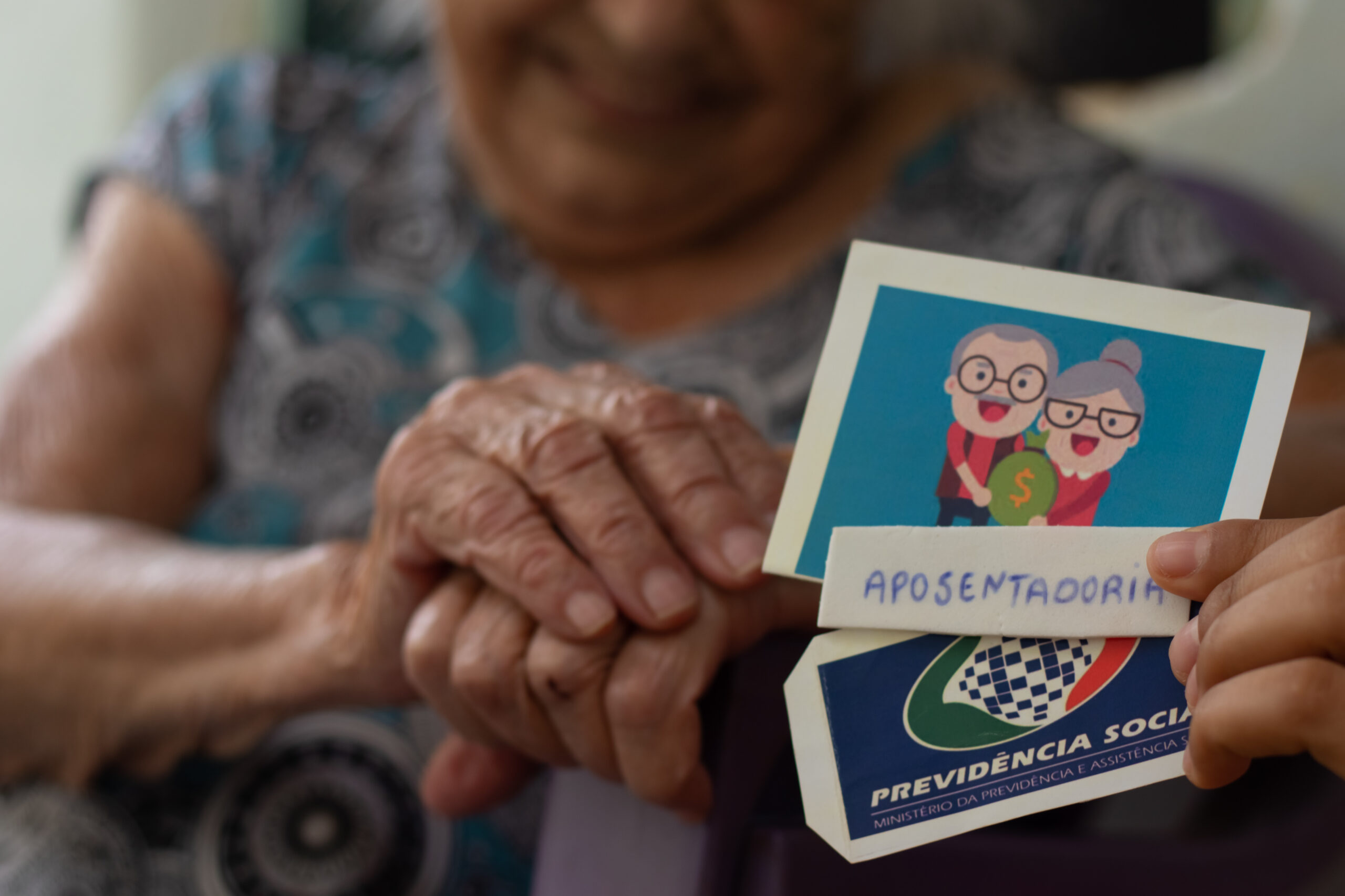 Os idosos de baixa renda também têm a oportunidade de manter as contribuições ao INSS. Veja como.