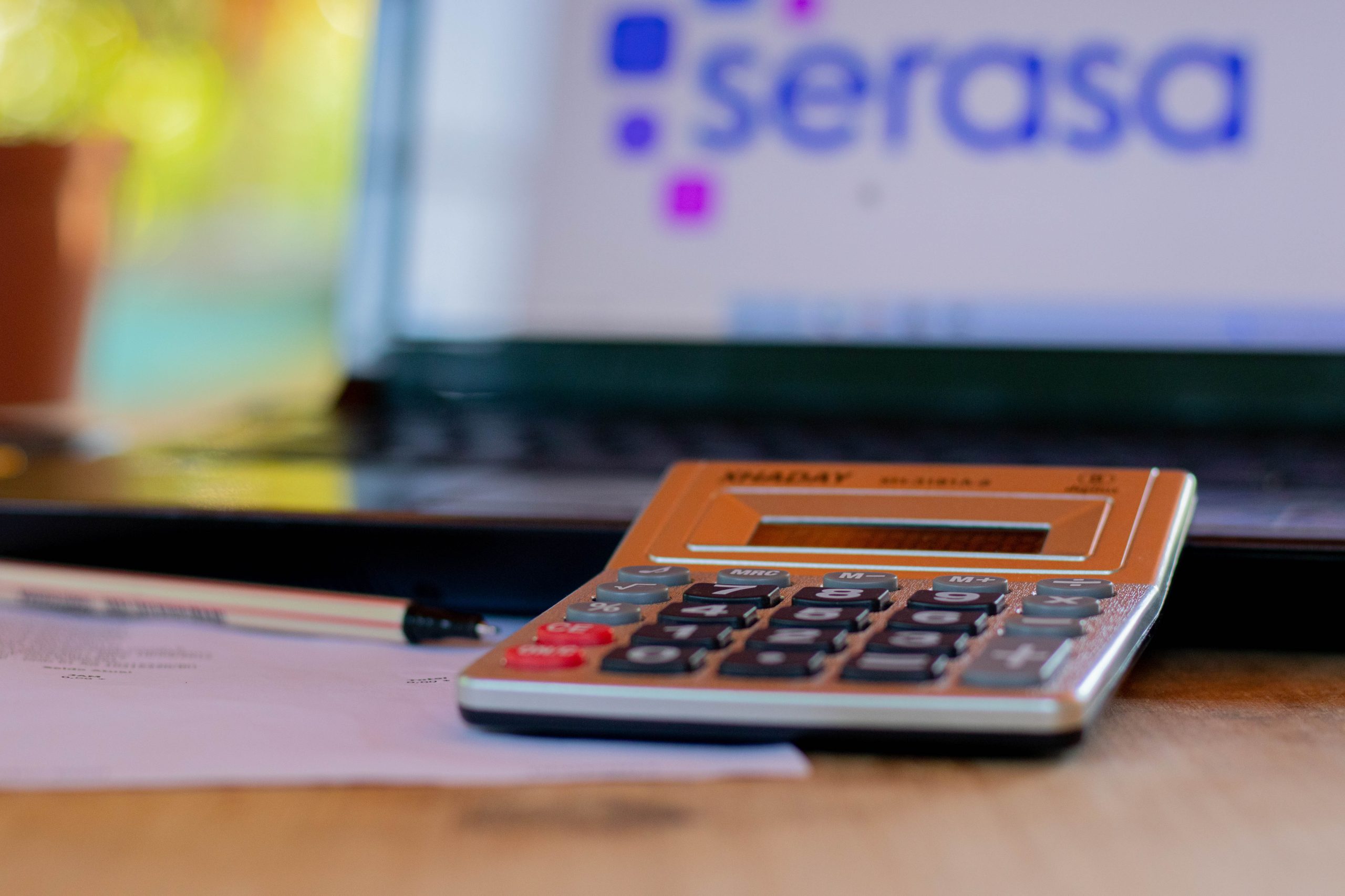 Serasa realmente PERDOA dívidas com mais de 5 anos Entenda a LEI