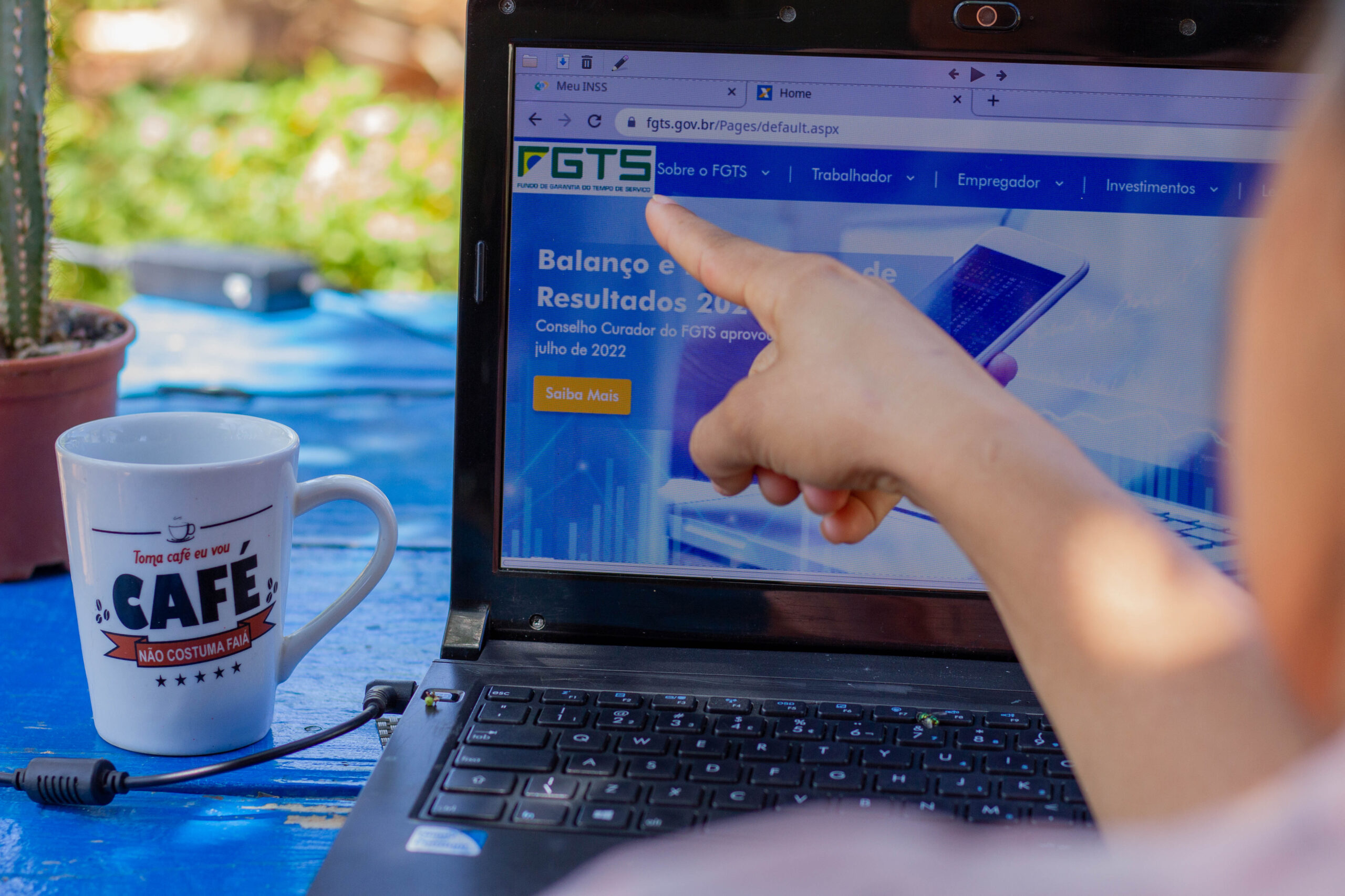 O saque do FGTS está disponível apra todos que têm valores na conta. Confira.