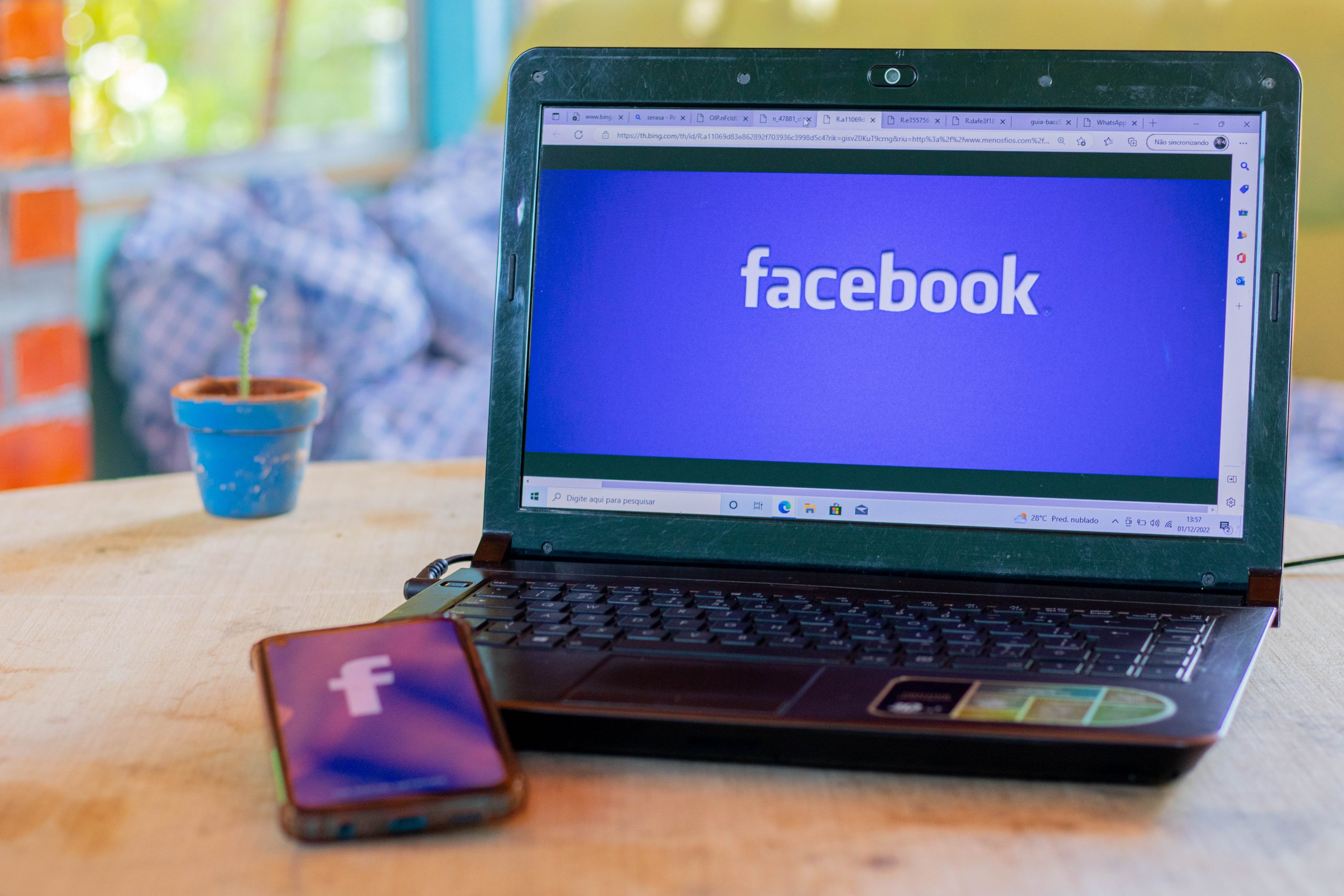 Facebook divulga notícia FALSA sobre o Serasa e brasileiros têm prejuízo financeiro; entenda