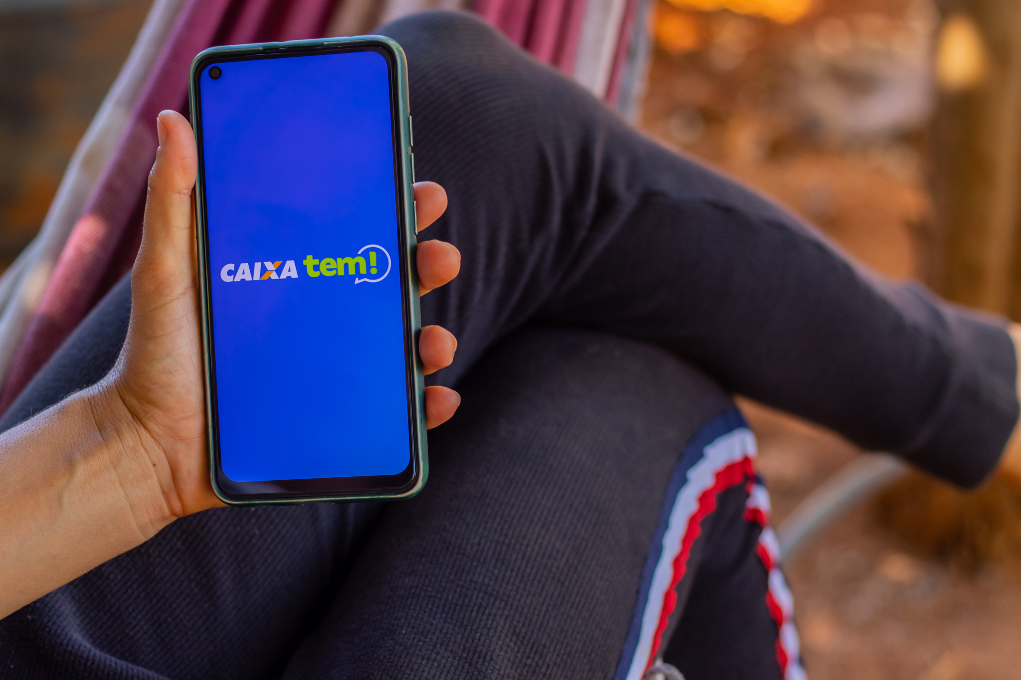 Atualize seu cadastro no Caixa TEM facilmente com nossas dicas para idosos: mantenha-se informado sobre novos benefícios, evite fraudes e receba notificações importantes diretamente no seu celular Crédito: @jeanedeoliveirafotografia / beneficiodoidoso.com.br