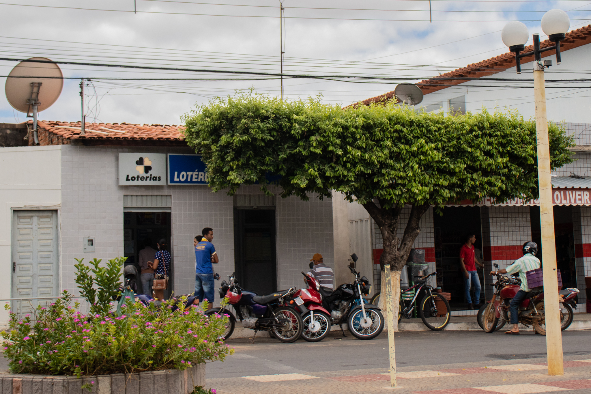 Entenda como a greve dos servidores do INSS pode influenciar a concessão de benefícios previdenciários. Veja o que esperar durante a paralisação e obtenha informações essenciais para garantir seus direitos. Crédito: @jeanedeoliveirafotografia / beneficiodoidoso.com.br