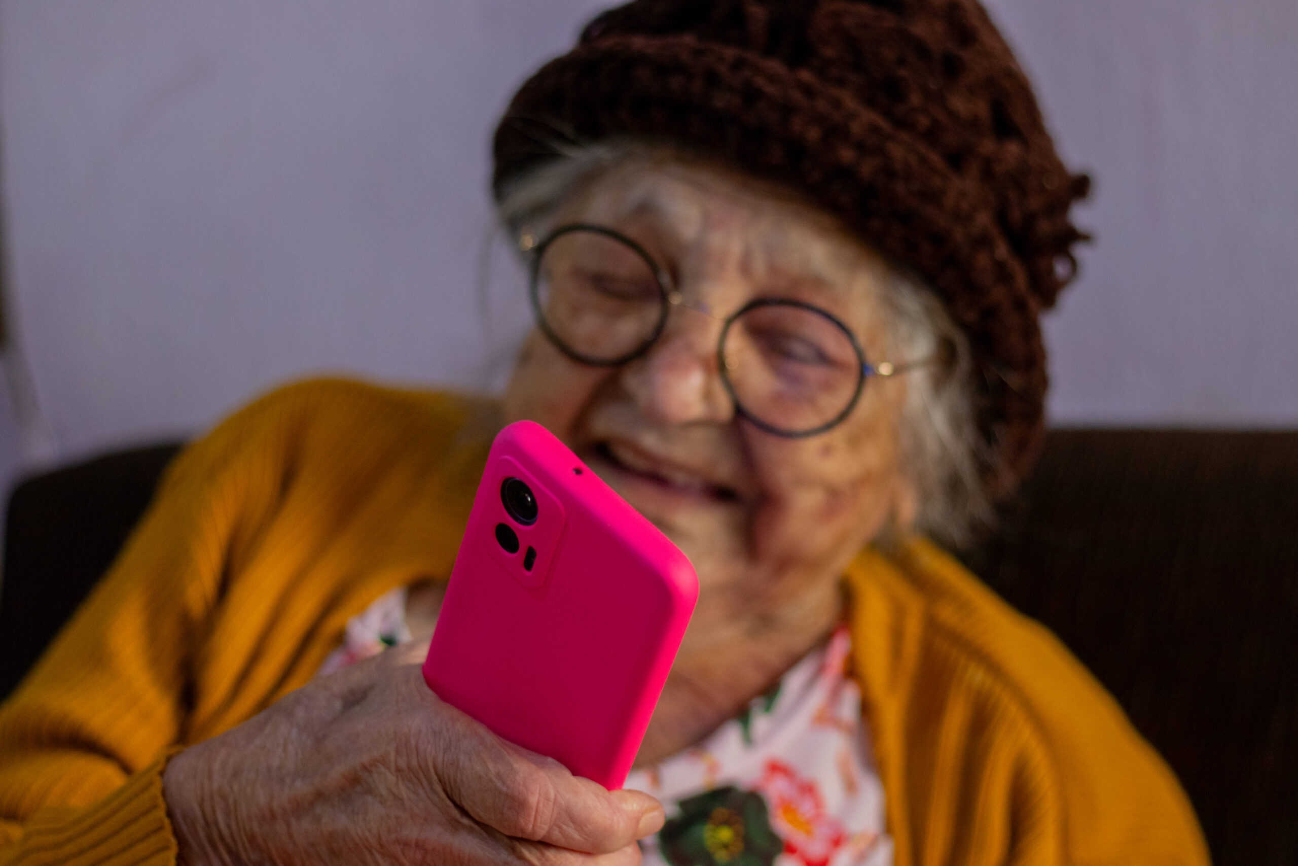 Cuidado com o golpe do Pix errado! Descubra como os criminosos agem e aprenda a se proteger. Não seja vítima, confira nossas dicas de prevenção. Crédito: @jeanedeoliveirafotografia / beneficiodoidoso.com.br