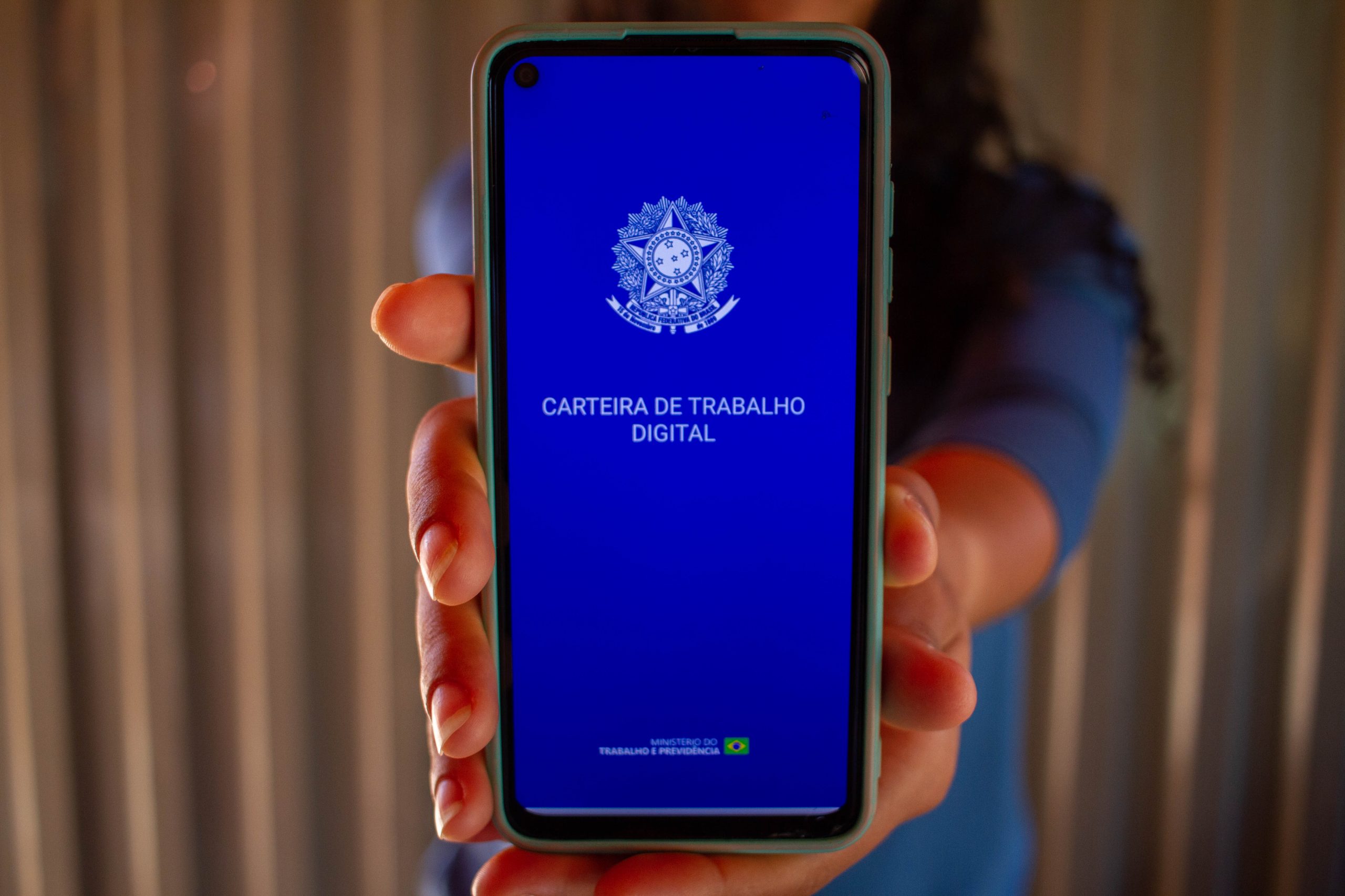 Décimo terceiro é liberado em AGOSTO para estes brasileiros; consulte