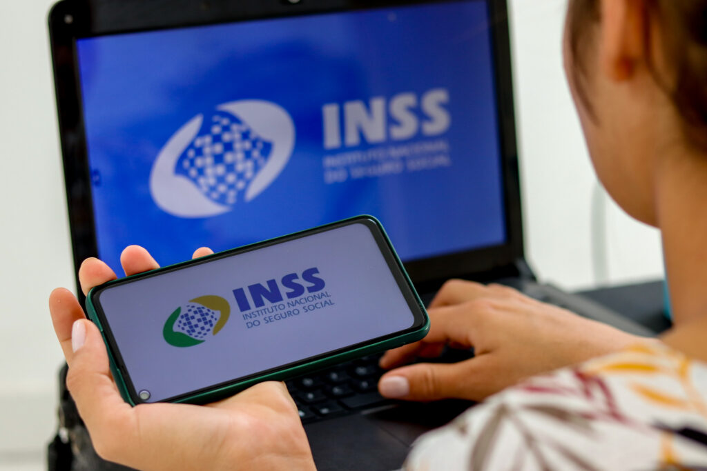 O governo propôs mais uma proposta salarial para os servidores do INSS, o que acabou gerando mais burburinho.