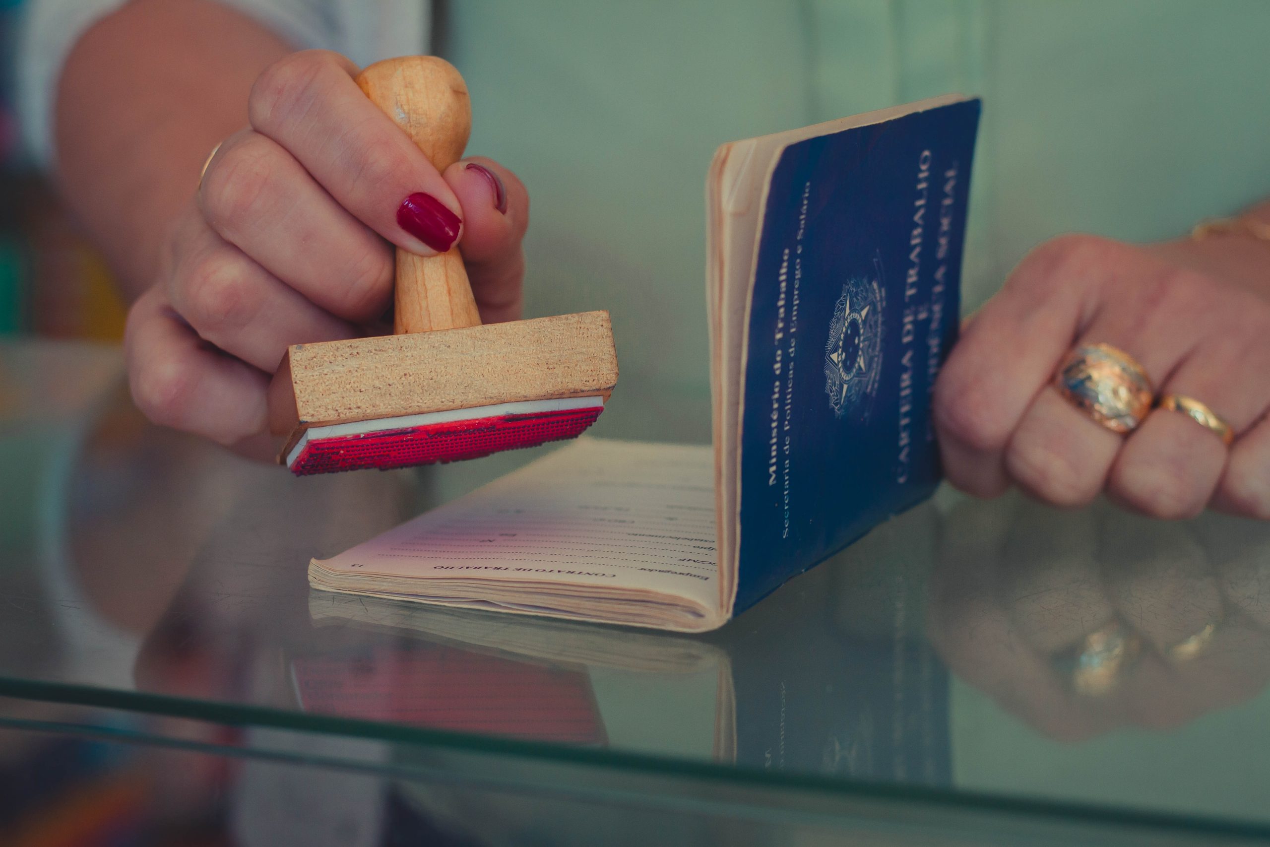 Posso PERDER o emprego por estar com o nome sujo