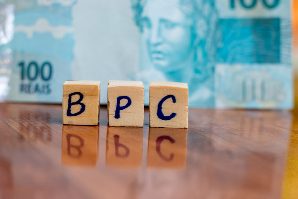 Um novo mutirão vai ajudar centenas de pessoas a conseguirem o BPC. Confira como aprticipar!