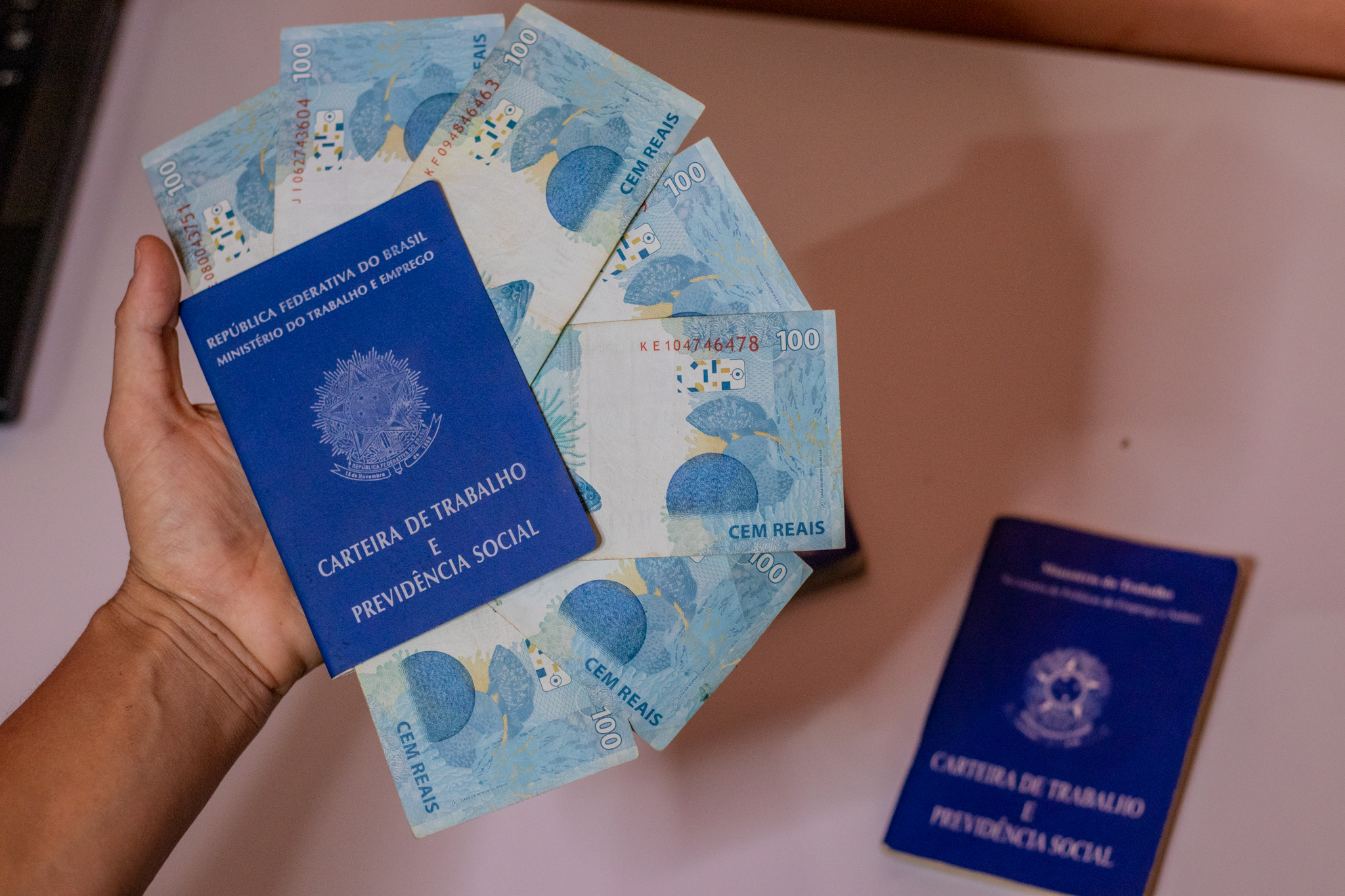 Bônus surpresa para trabalhadores.