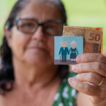 Idosos 60+ passagens a R$200, descontos em IPTU e mais - descubra como garantir