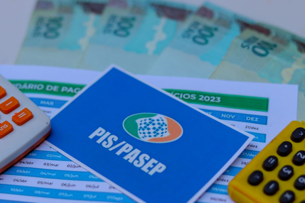 Se você é trabalhador, veja quando vai receber o pagamento do abono salarial em junho.