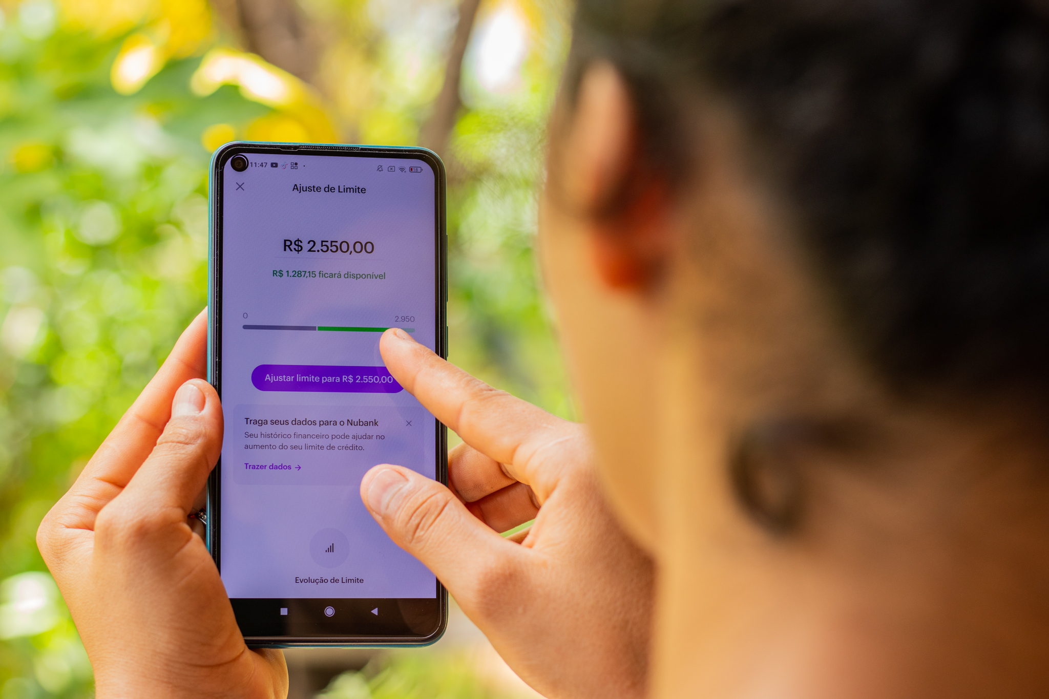 Quer aumentar o limite do cartão Nubank? Veja como esse procedimento funciona.