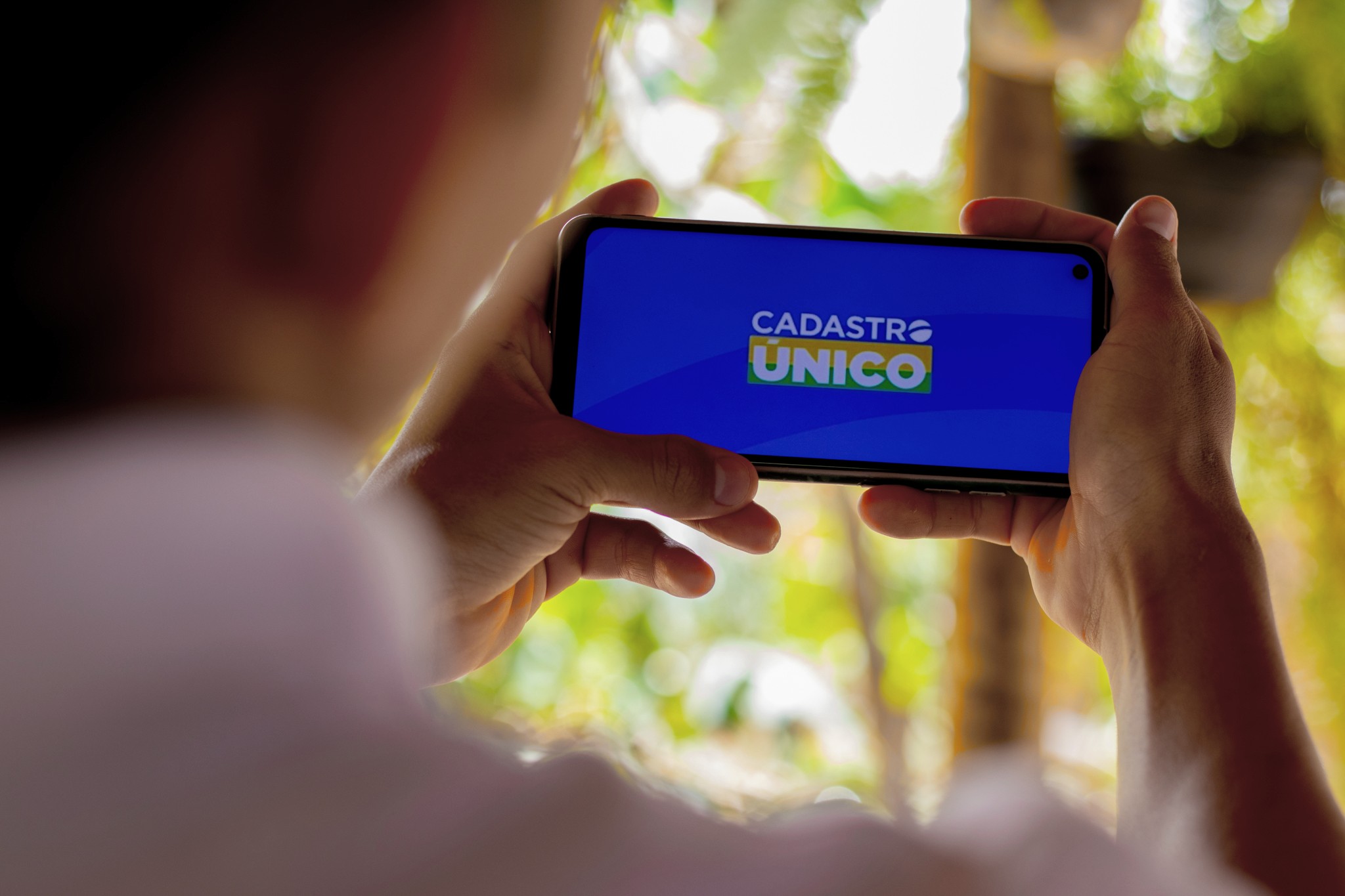 Se você começar a trabalhar vai perder o Bolsa Família? Novas regras podem mudar a situação para muitos brasileiros.