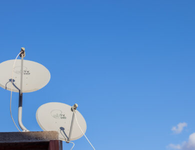 Veja como conseguir uma antena parabólica grátis por meio de ação do governo brasileiros. O processo pode ser mais fácil do que muitos pensam.