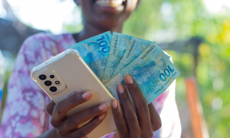 Você está querendo ganhar dinheiro pelo celular? Saiba como funciona a mineração em nuvem.