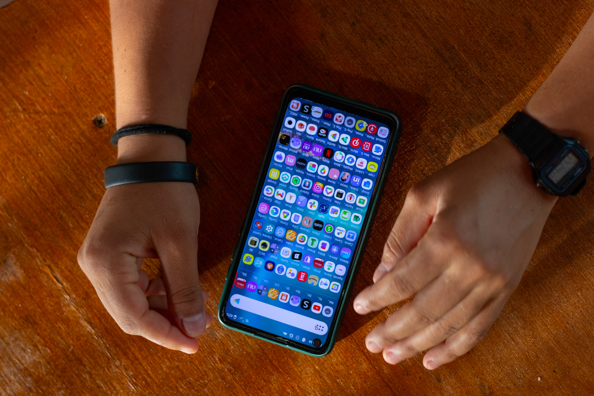 Você usa algum banco que oferece Caixinha ou Cofrinho para guardar dinheiro? Veja se vale a pena.