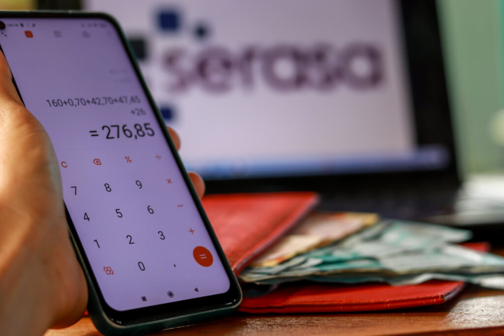 Você já ouviu falar do Serasa Score? Entenda para quê ele serve e como aumentar a pontuação.