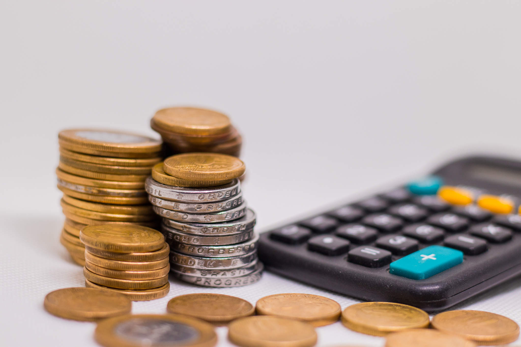 Agora é preciso assinar em papel para conseguir empréstimo? Novo projeto pode alterar as regras atuais do jogo; veja como funciona.