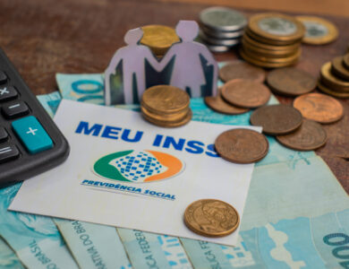 Cuidado para não cair no golpe do dinheiro indevido do INSS.