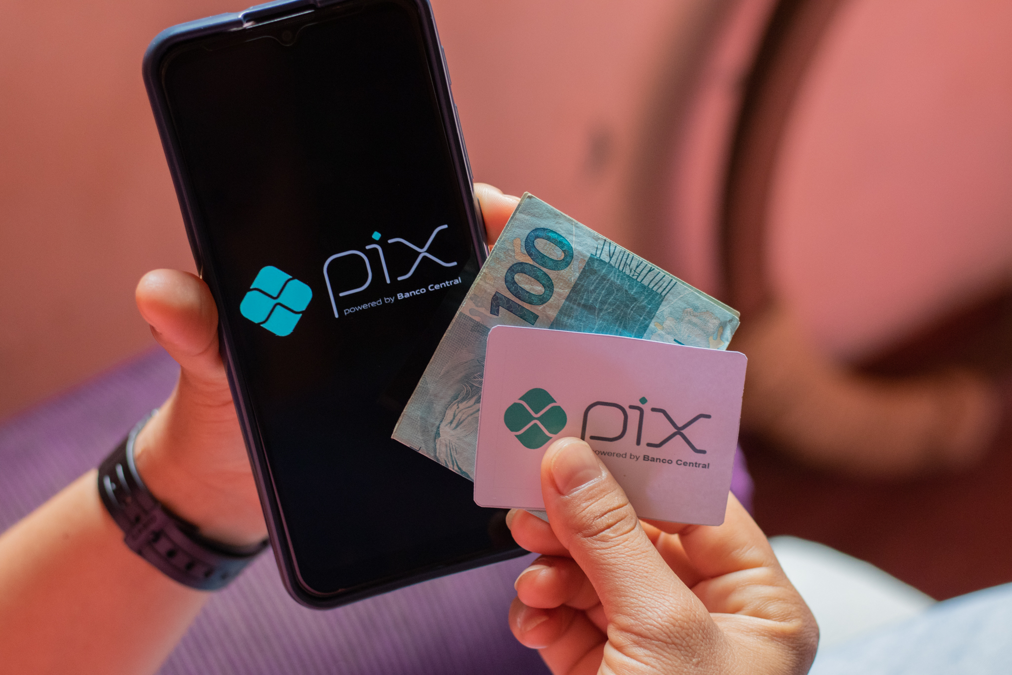 Quem está na lista para ser agraciado com um Pix de R4 200; muitas pessoas estão na lista e ainda não sabem dessa novidade.