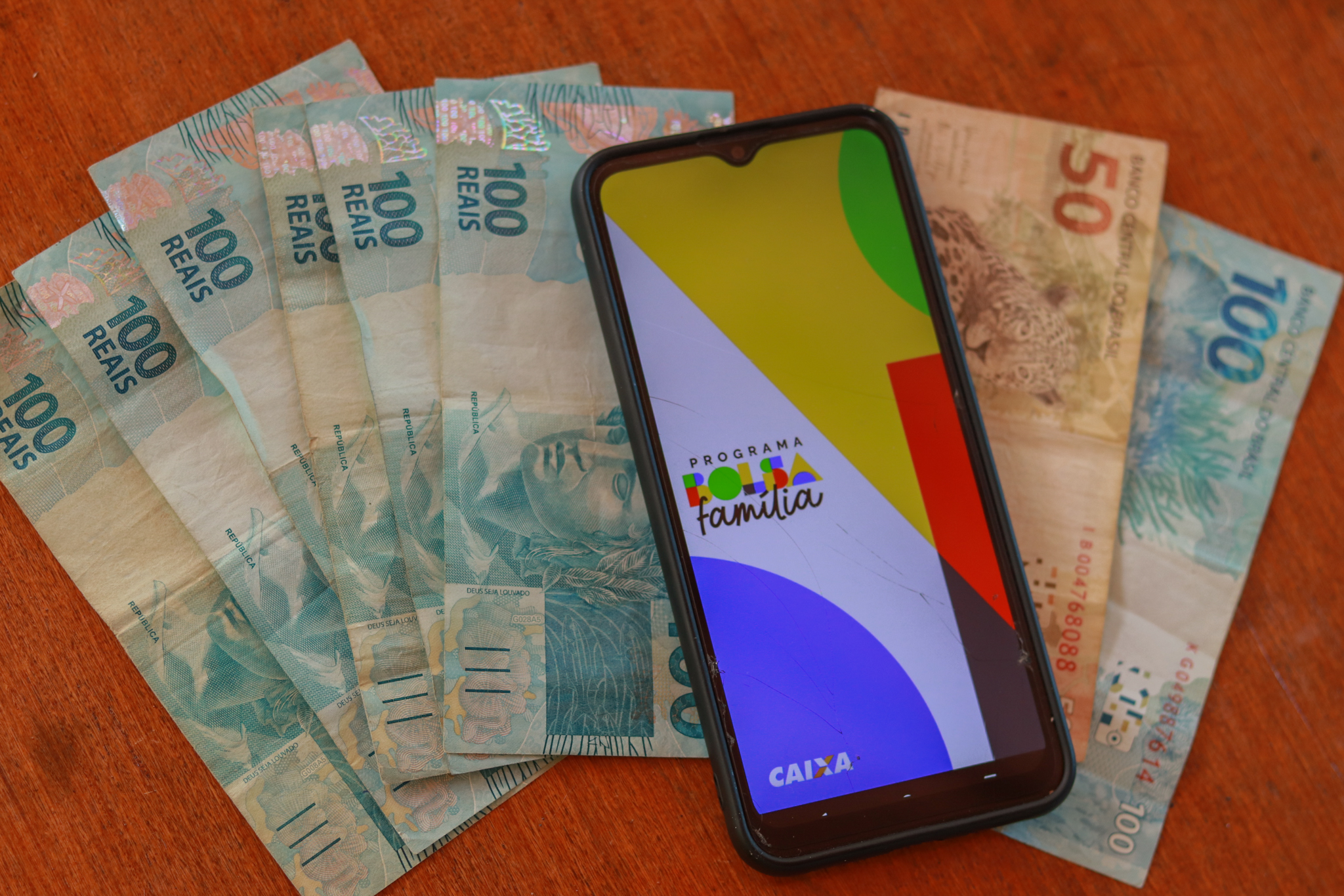 Se você vai receber o Bolsa Família este mês, veja como funcionam os extras.