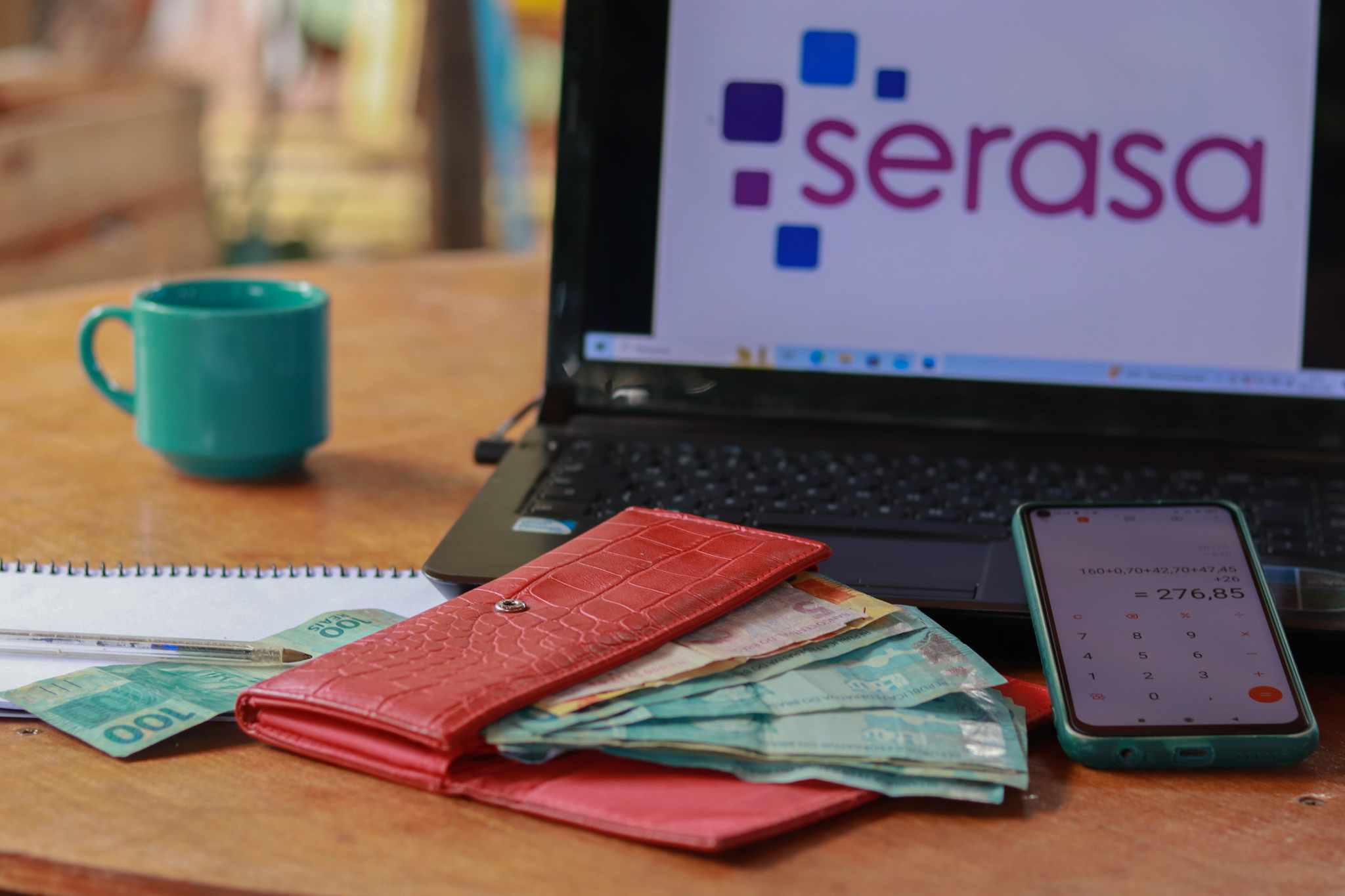 Se você pagou a dívida, mas seu nome continua no Serasa, veja o que fazer.