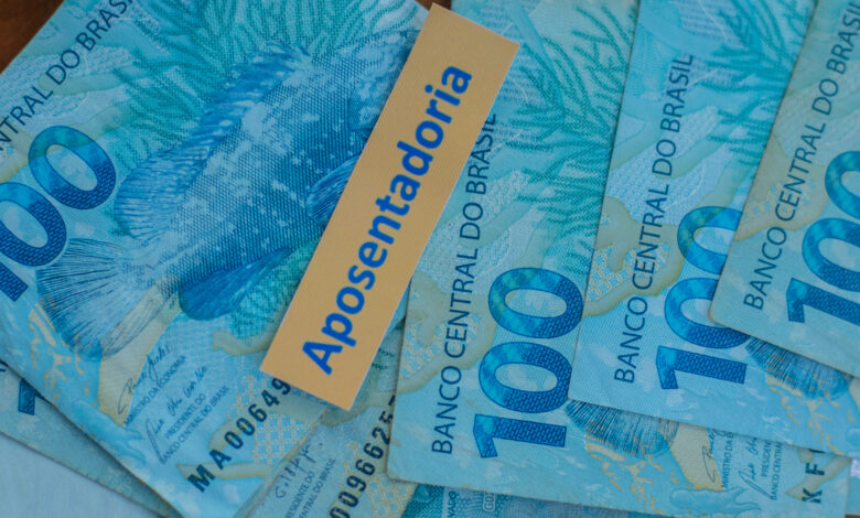 Os aposentados já podem consultar sua situação pelo app do Meu INSS.