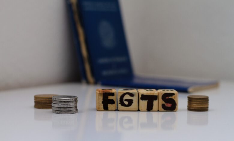 Veja quando você pode sacar o benefício do FGTS em 2025.