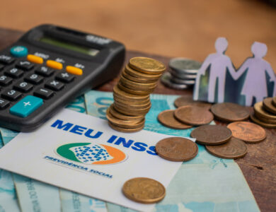 Se você recebe benefícios do INSS, entenda as dificuldades do instituto.