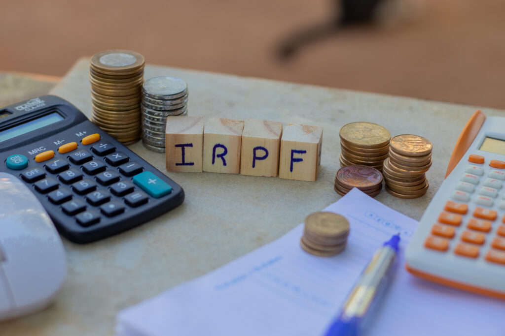 Se você vai receber a restituição do Imposto de Renda, confira quando cai.