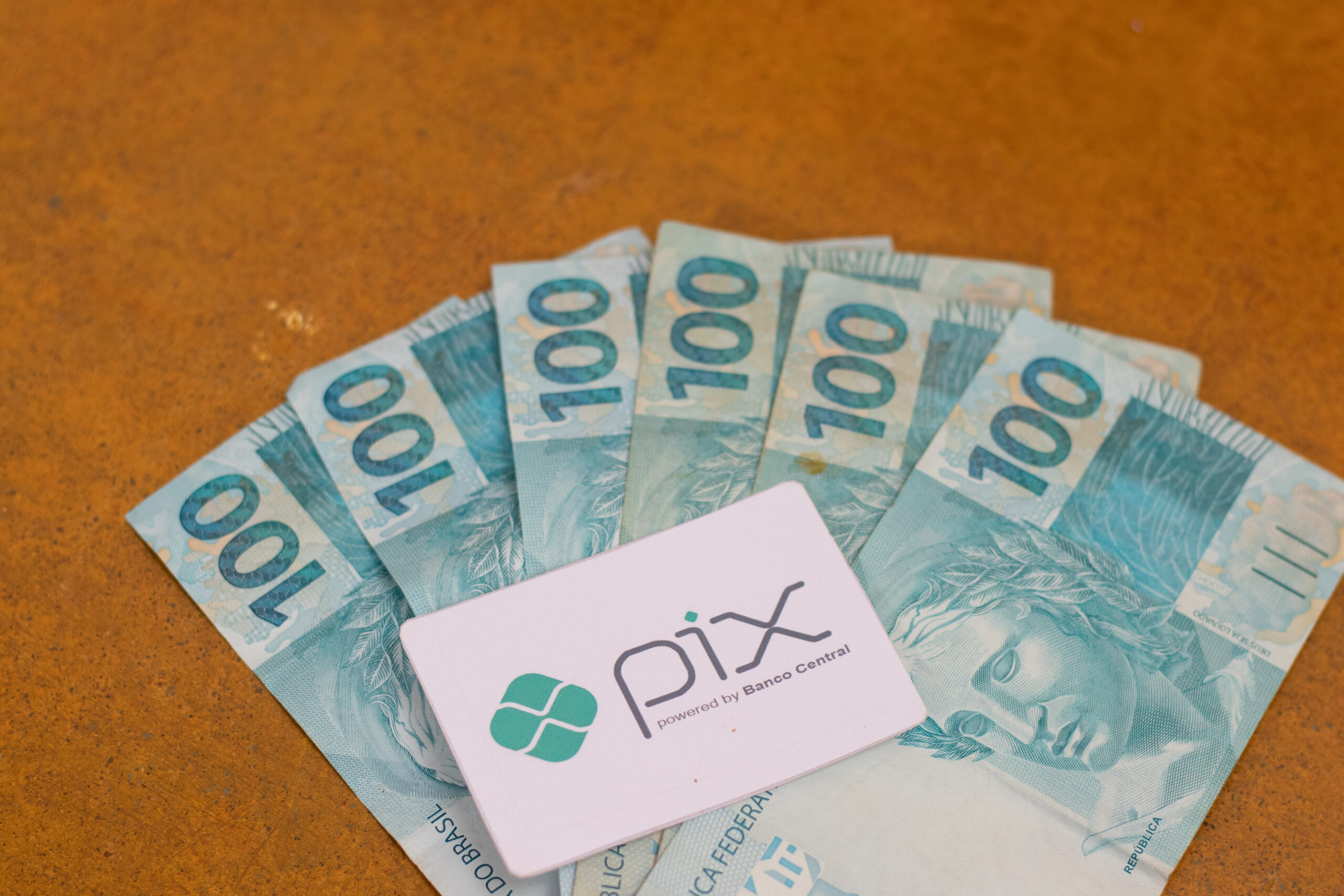 Apesar da resistência do presidente norte-americano, o Pix passou a valer.