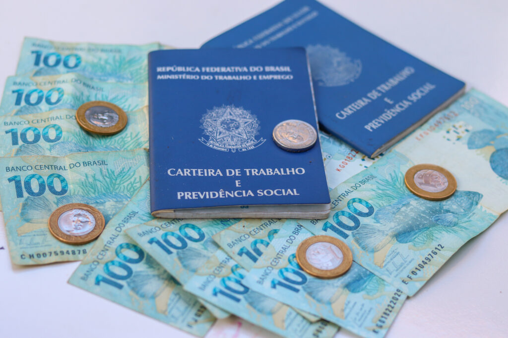 Se você é trabalhador, veja como funciona o recebimento do lucro do FGTS.