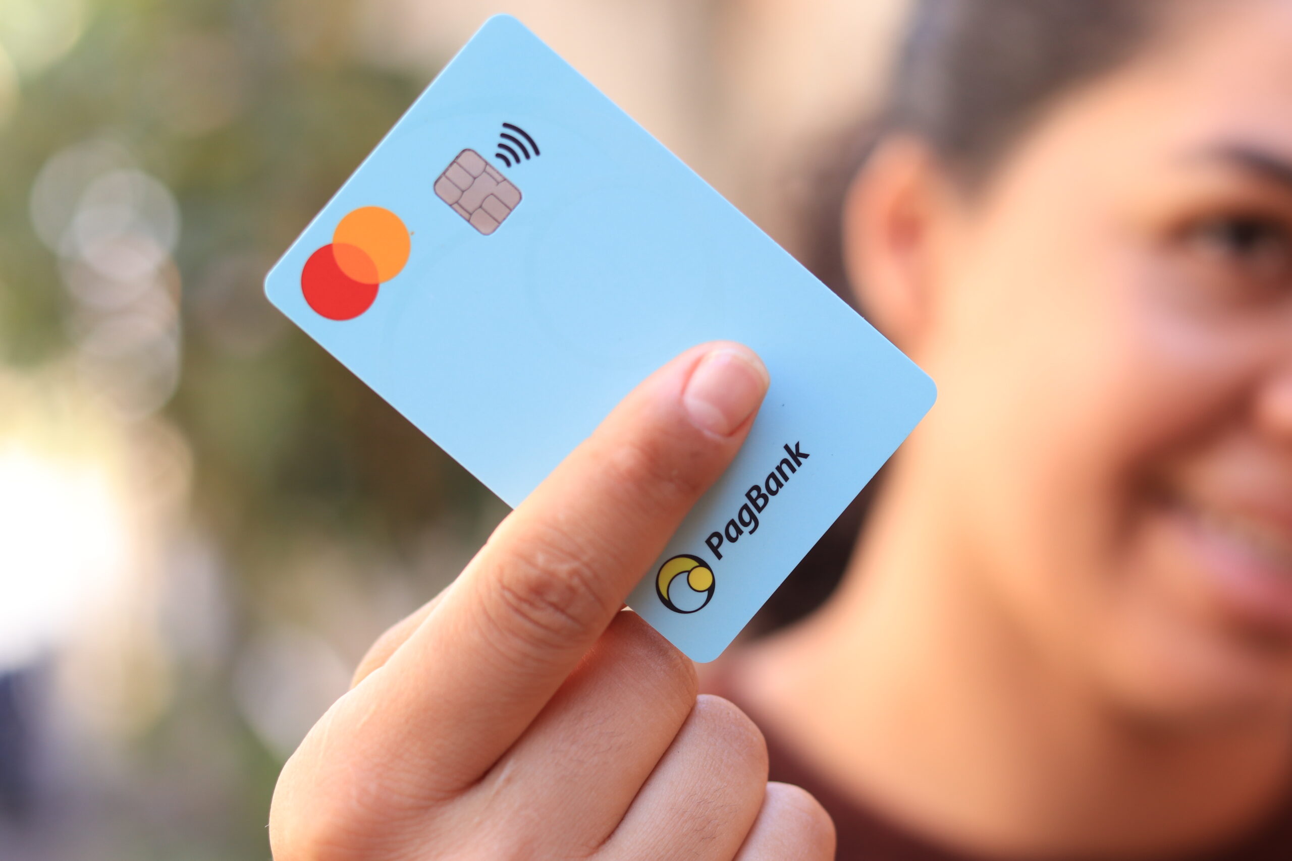 Se você usa cartão por aproximação, cuidado com golpes.