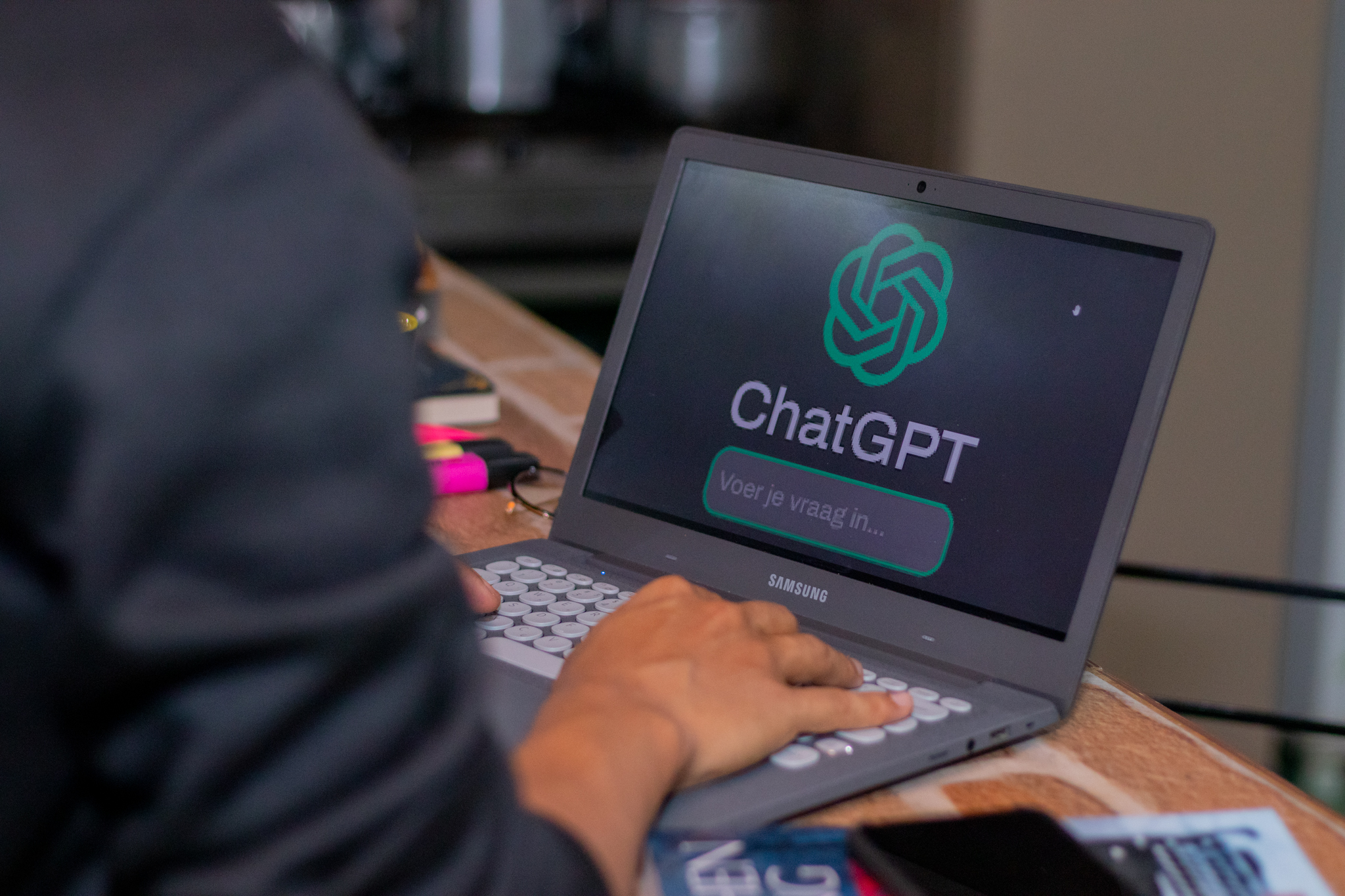 Veja como ChatGPT pode te ajudar a controlar as dívidas.