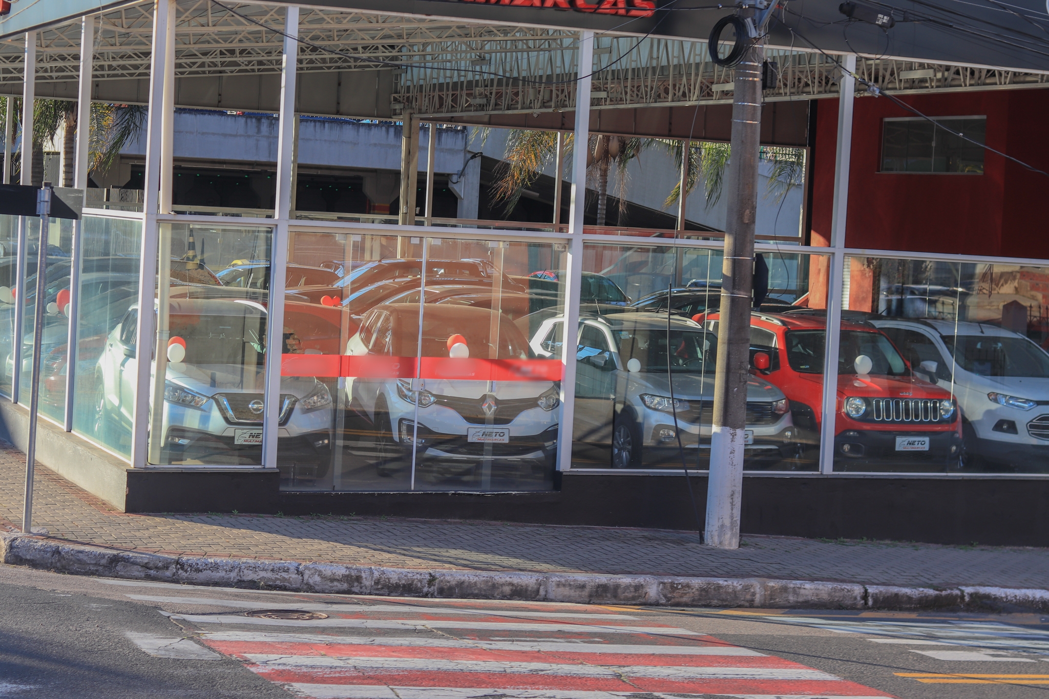 Se você pensa em comprar ou alugar um carro, veja as dicas.