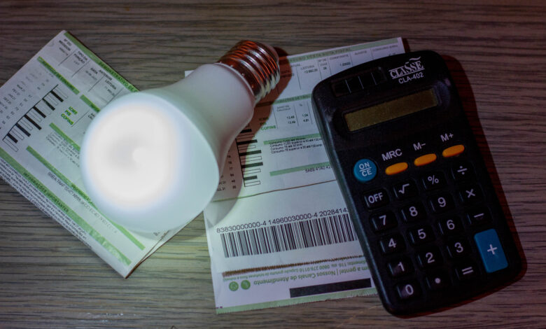 A conta de luz de agosto ainda deve vir mais cara. Veja o que vai acontecer.