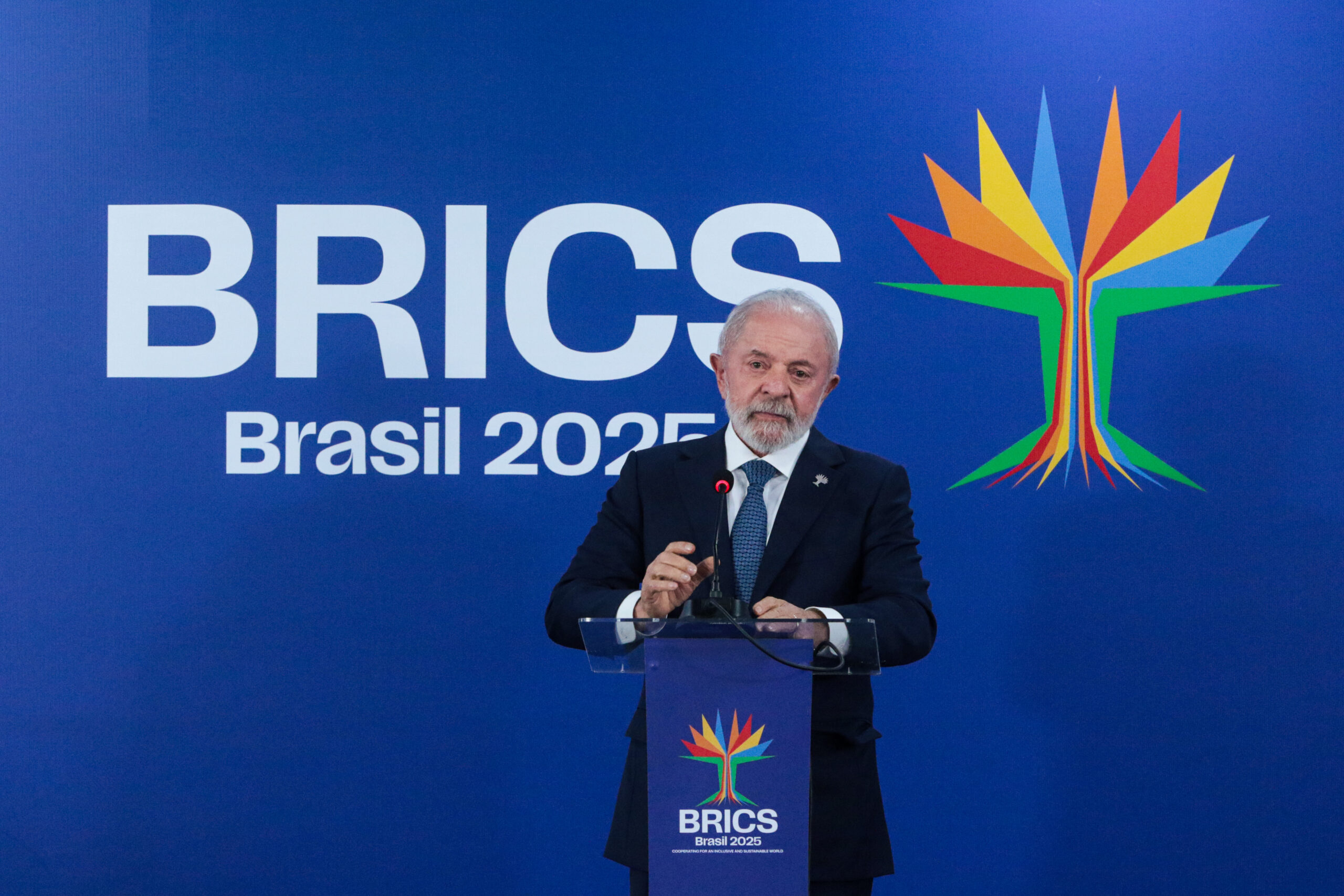 Com a chegada do BRICS Pay, os países devem passar a depender menos do dólar.