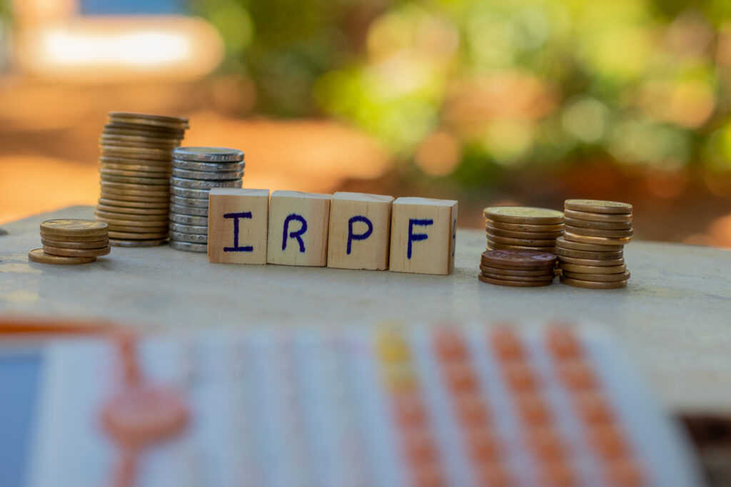 A isenção do Imposto de Renda pode chegar mais cedo para quem recebe até R$ 5 mil.