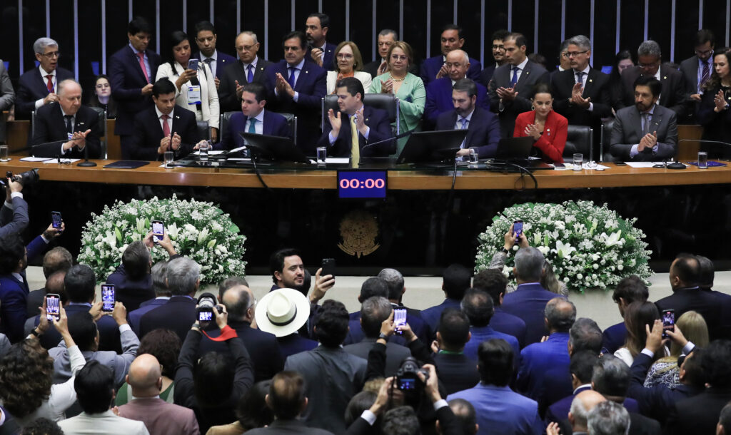 O Congresso precisa correr contra o tempo para votar pela isenção do IRPF.