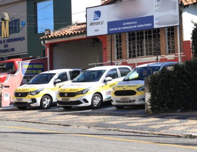 Um PL está sendo analisado para que autoescolas não sejam mais obrigatórias. Entenda.
