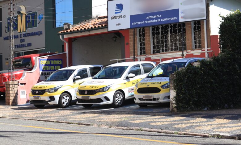 Um PL está sendo analisado para que autoescolas não sejam mais obrigatórias. Entenda.