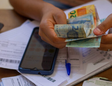 Se você quer poupar dinheiro, veja como calcular sua renda mensal.