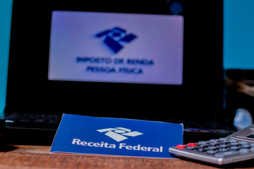 Sew sua declaração caiu na malha fina, veja como tirar e receber a restituição.