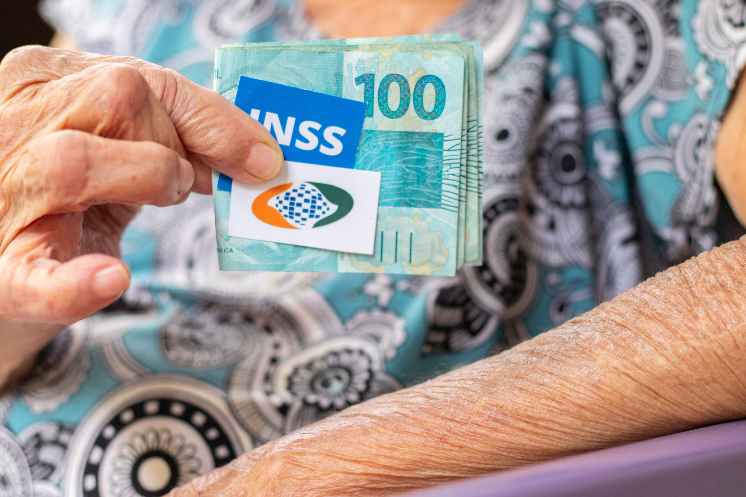 Se você quer contratar consignado, é bom ficar atento às novas regras do INSS.