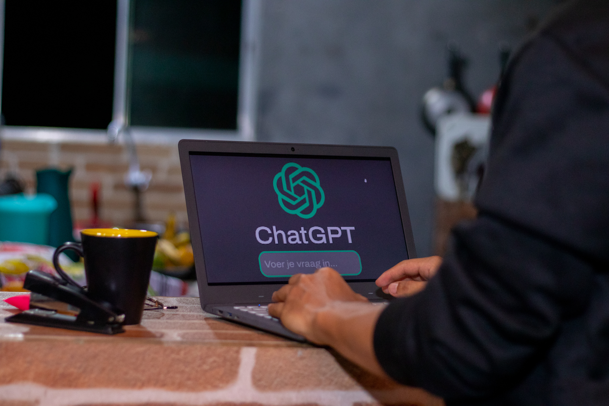 Se você não tem afinidade com a IA, saiba como identificar golpes utilizando esses programas.